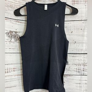 Under armour Top womens Sz S fitted Black crew Neck Heat gear perforated Tank